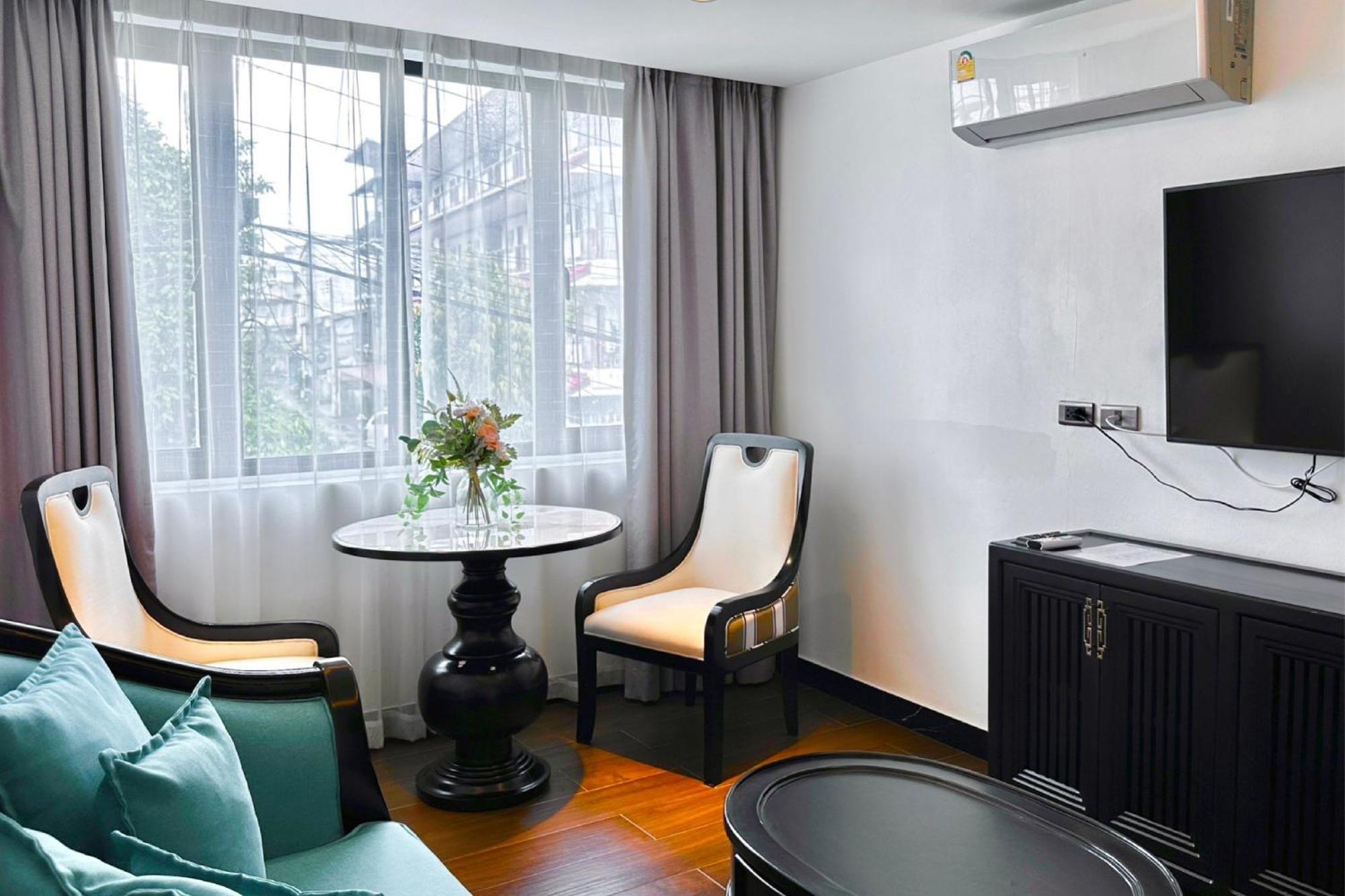 Glory Boutique Suites 清迈古城荣耀精品酒店 Chiang Mai Exterior photo